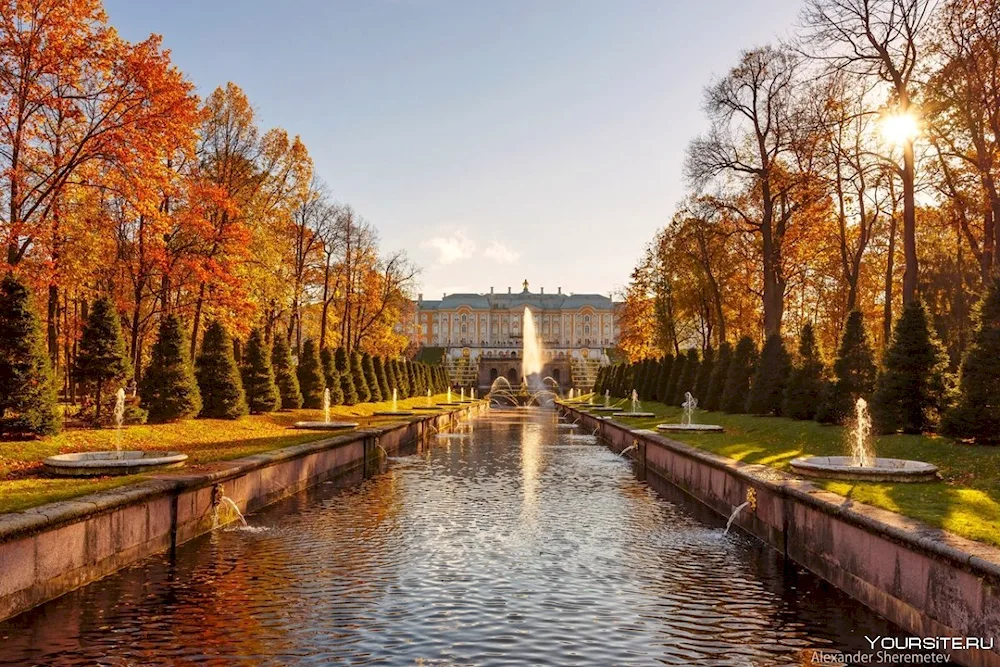 The Tsar's Village Peterhof in autumn