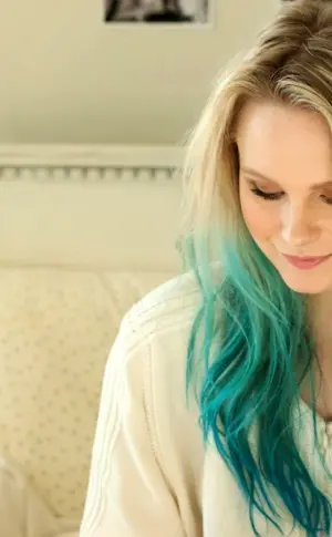 Coloured hair ends