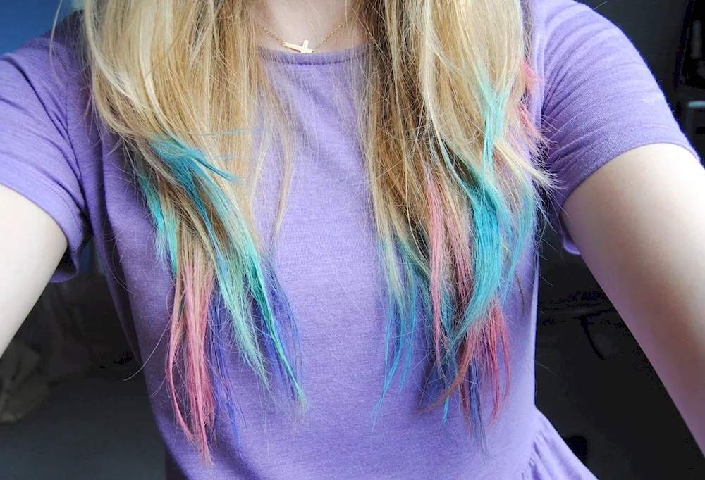 Coloured hair ends