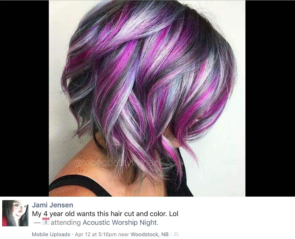 Coloured strands on short hair