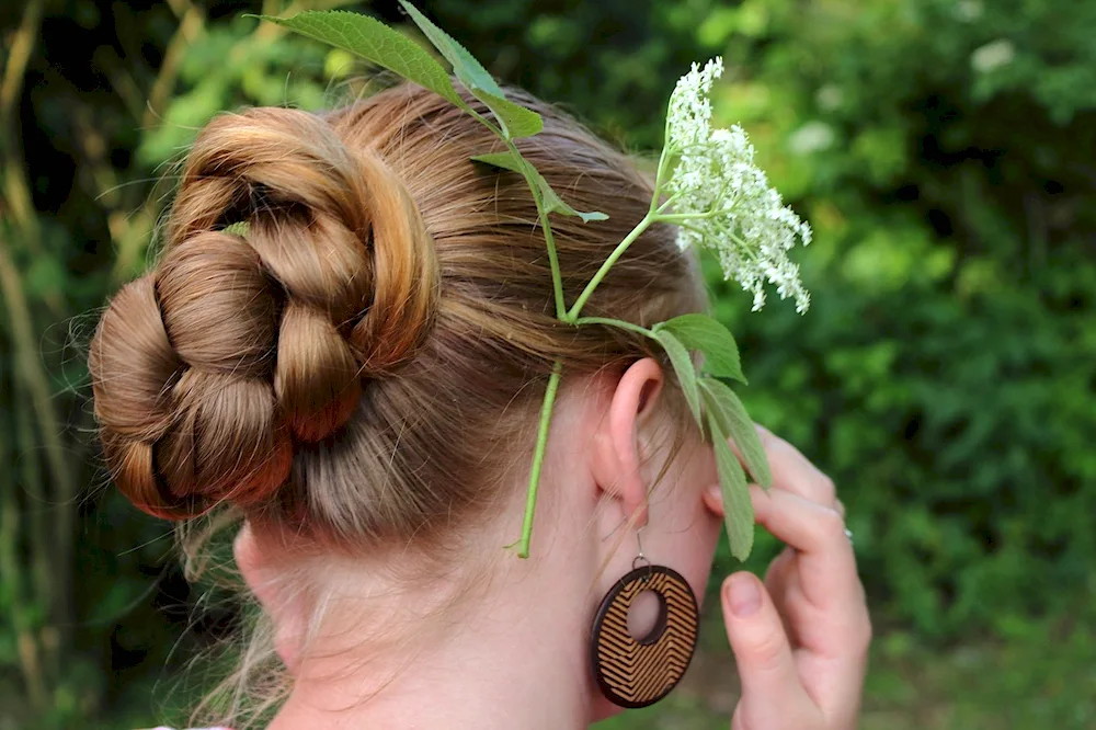 Bouffles hairstyle