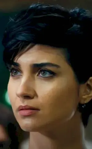 Tuba Buyukustun Xuhan