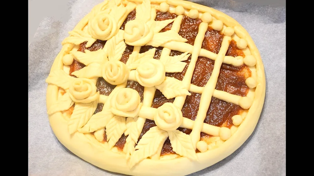 Decorating pie