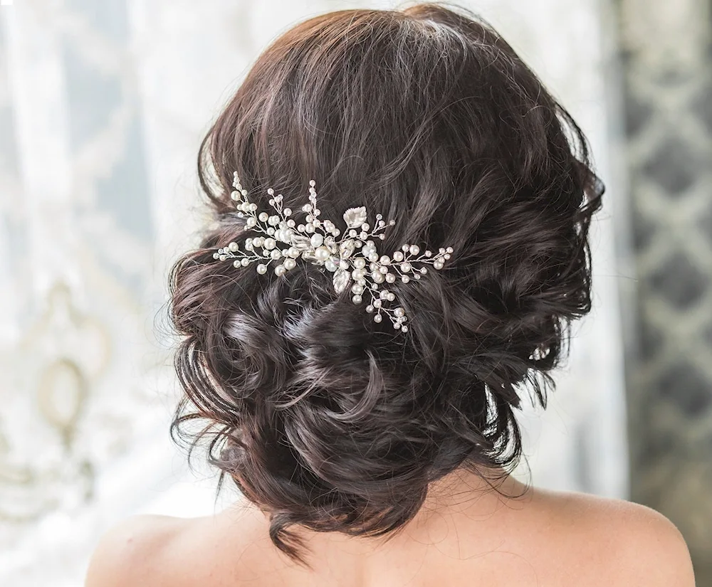 Bridal jewellery for wedding hairstyles