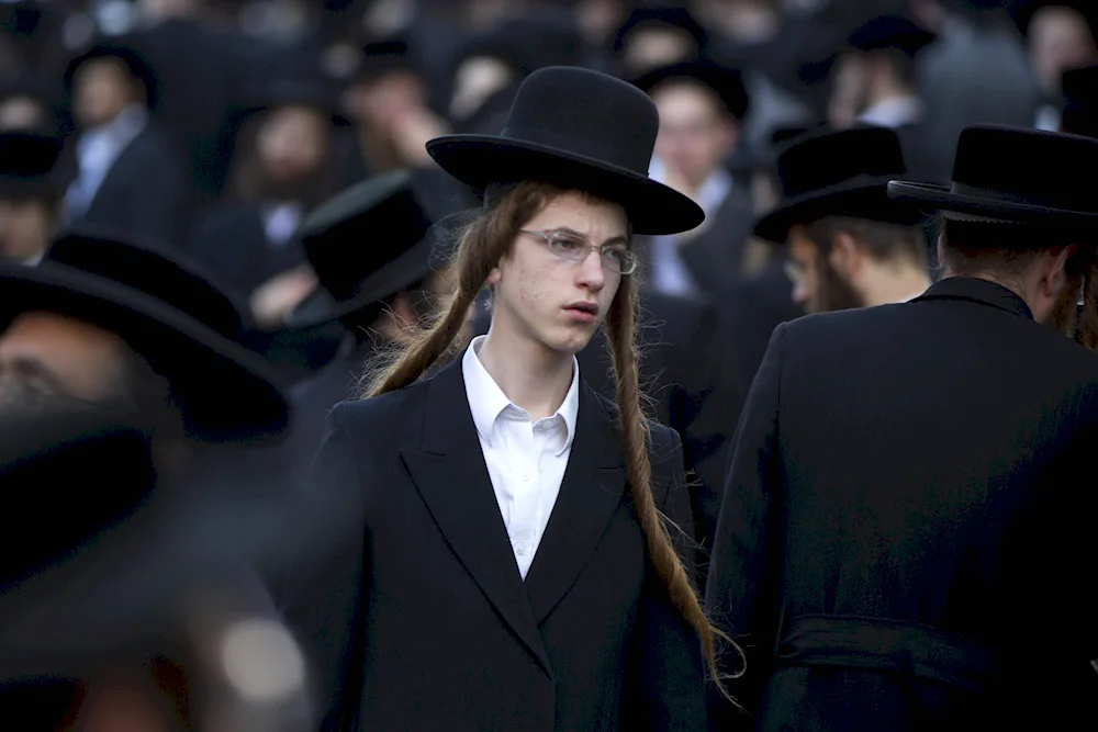 Ultra orthodox Hasidic Jews
