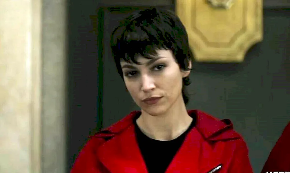 Ursula Corbero in the TV series paper house