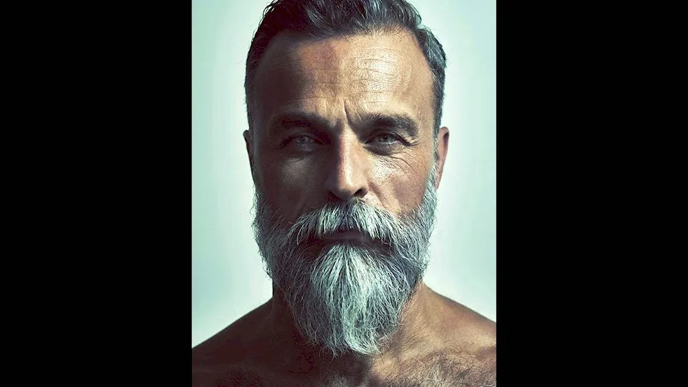 Verdi mustache