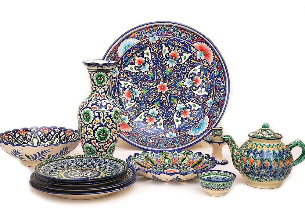 Uzbek jug Rishtan ceramics
