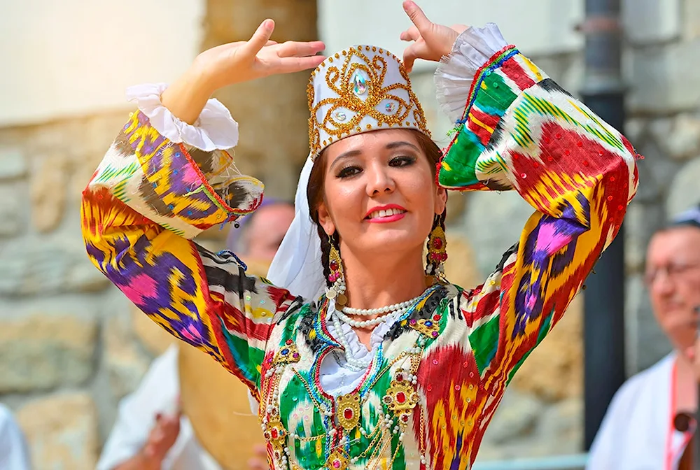 Uzbek national costume