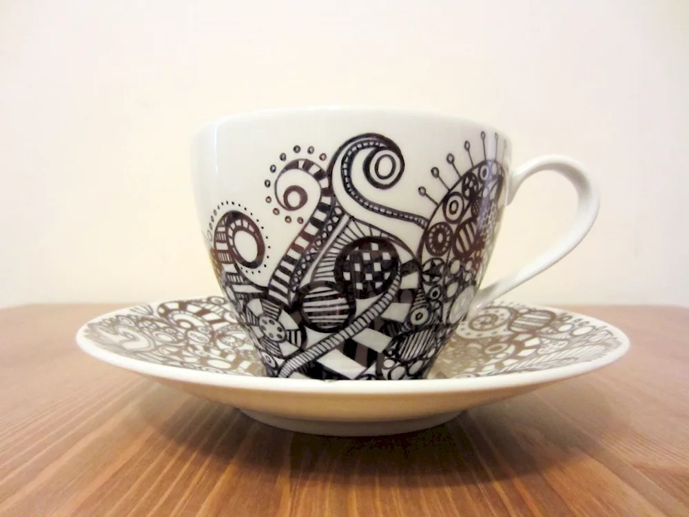 Patterns on crockery
