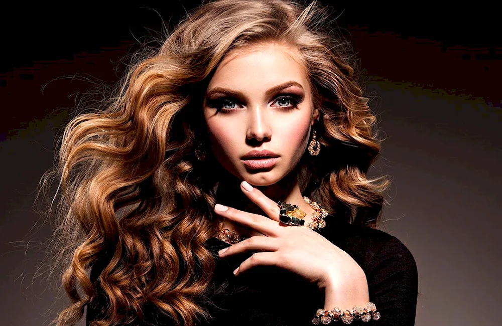Hollywood curls