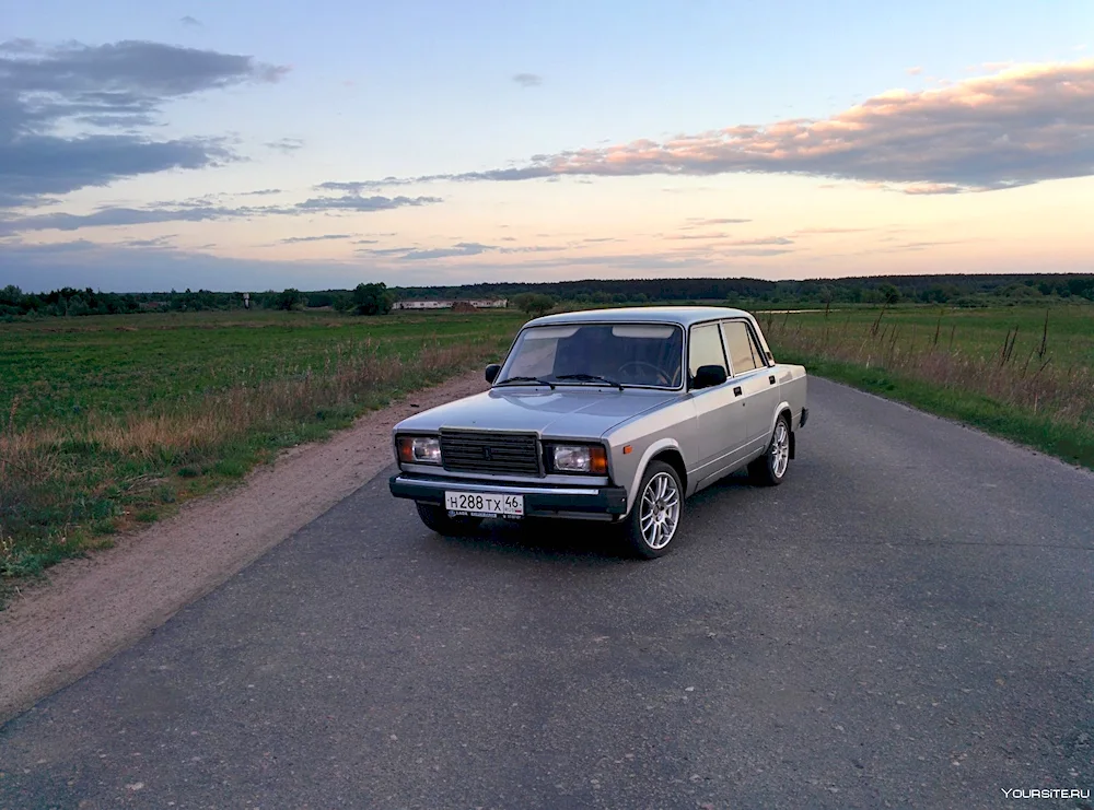 VAZ 2107 black stens