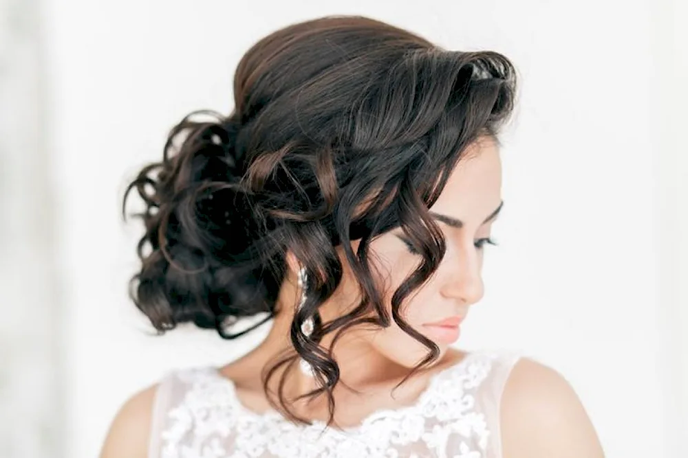 Evening hairstyles with curls