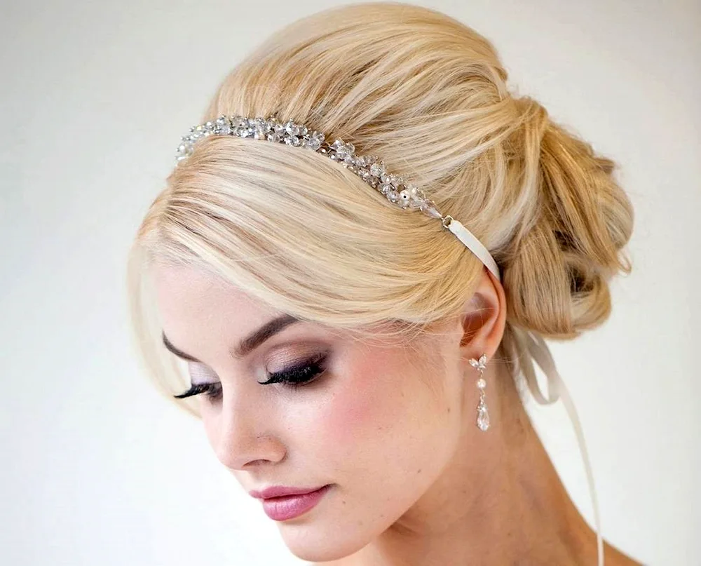 Lampadion Greek hairstyle
