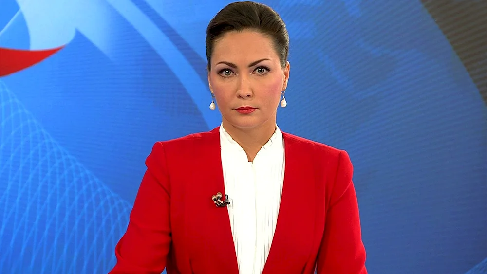 Host Alena Lapshina