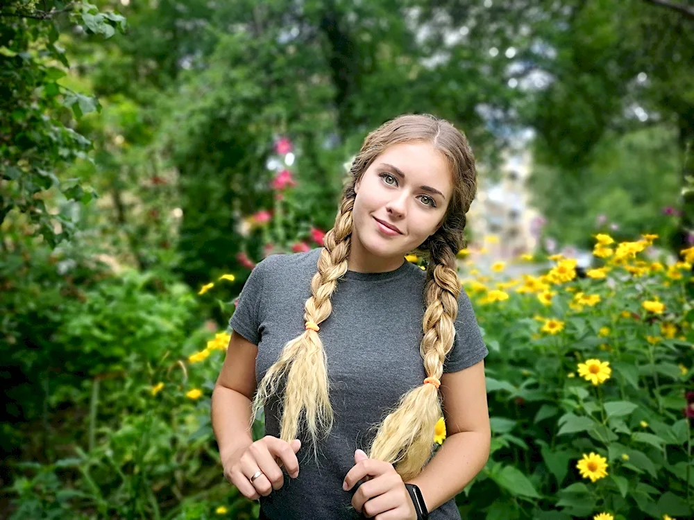 Veronika Ivannikova long braid
