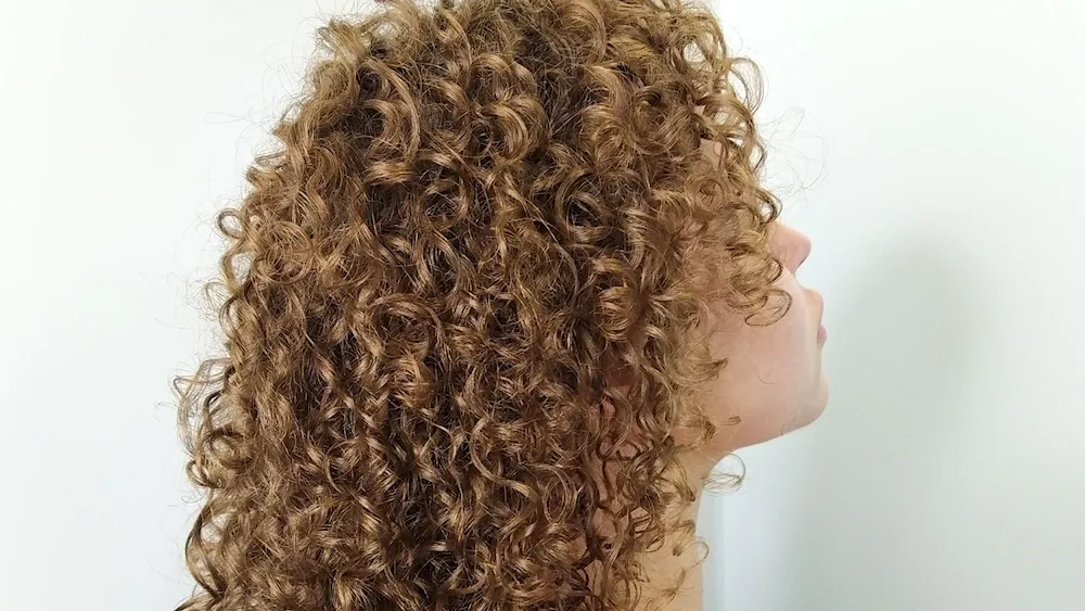 Vertical curls. chemistry