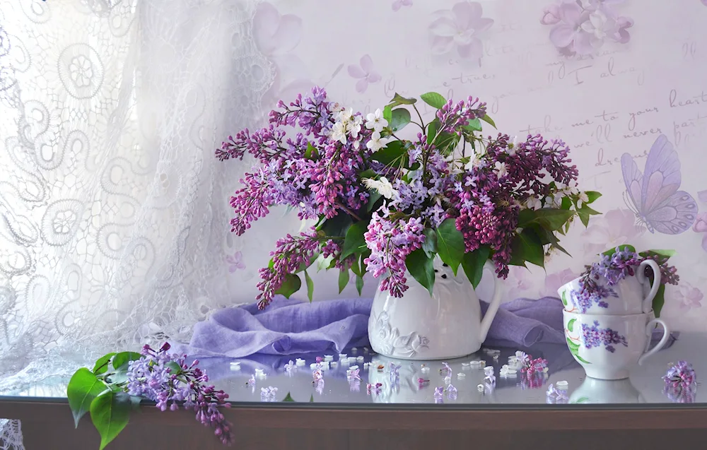 Spring still lifes by Valentina Kolova