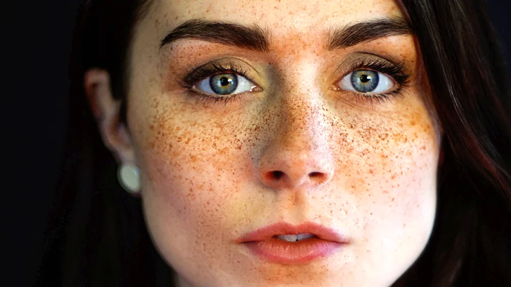 Svetlana Ivanova freckles