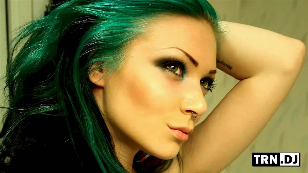 Coloured strands