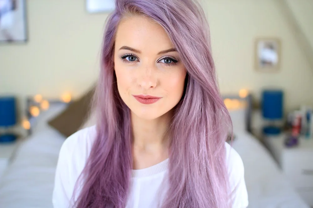 Victoria Bliss with pink hair