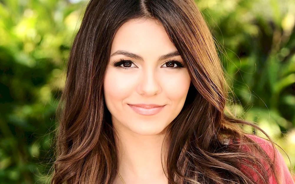 Victoria Justice smiles