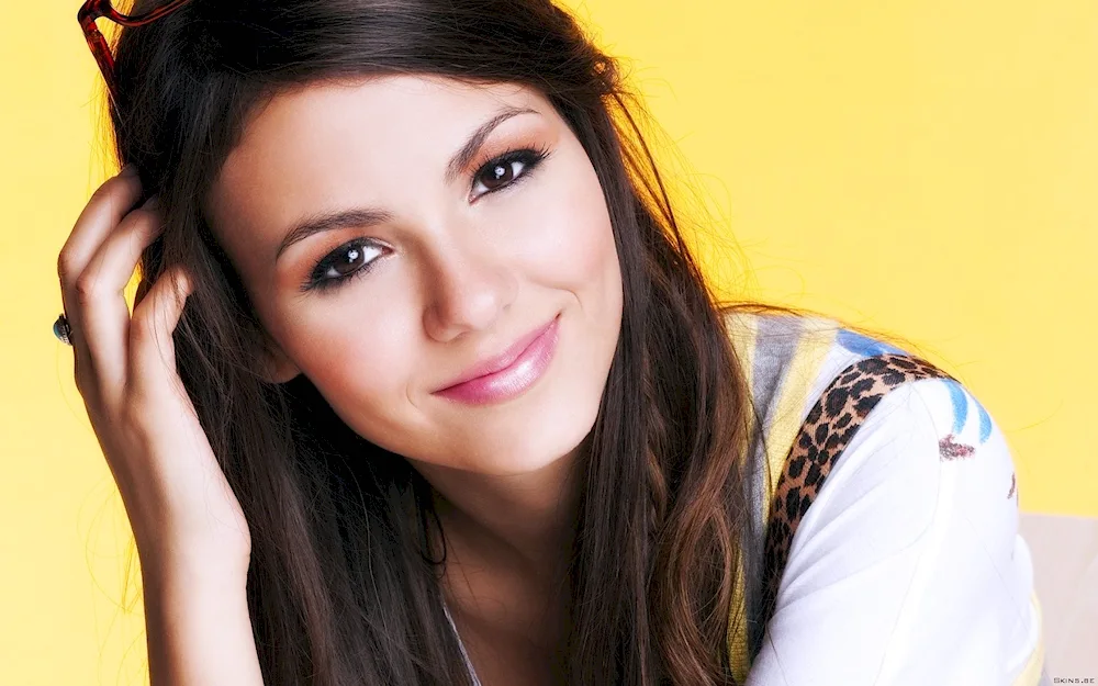 Victoria Justice smile