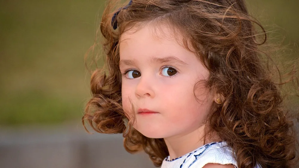 Caroline curly