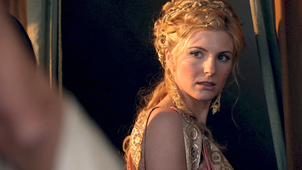 Lucy Lawless Spartacus blood and sand 18