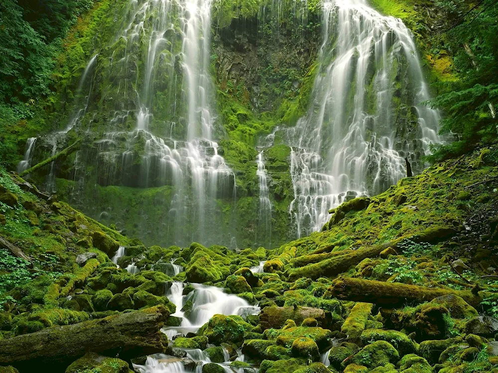 Lugarda waterfalls