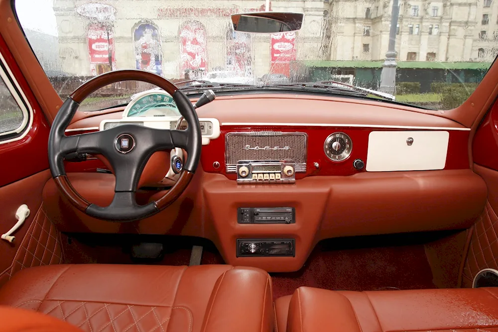 Volga GAZ 3102 saloon