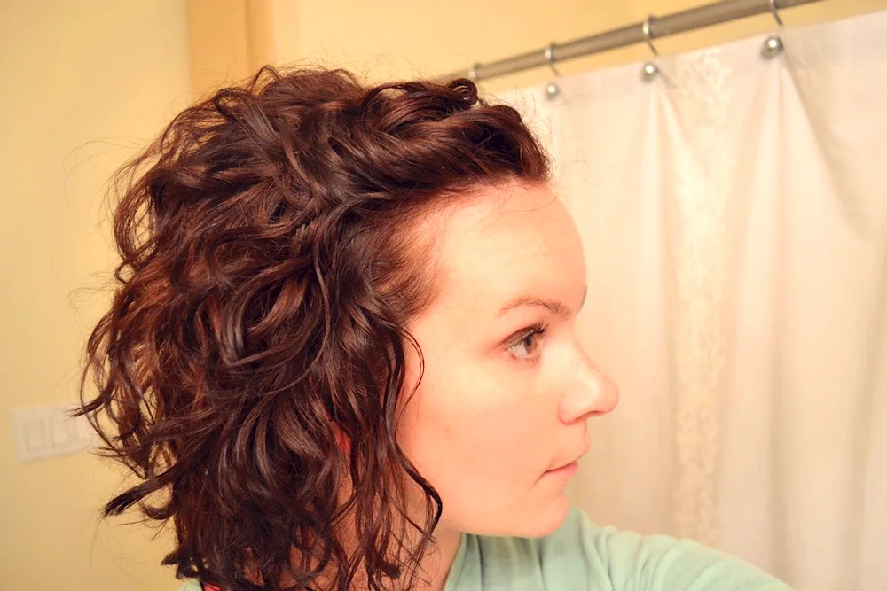 Wavy bob. bob bio curl