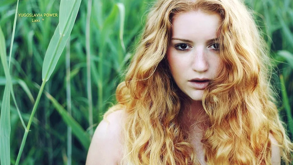 Katerina Murashko curly