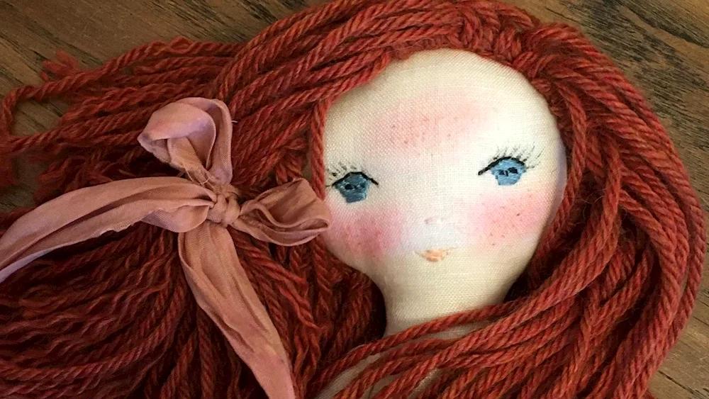 Hair from yarn for dolls