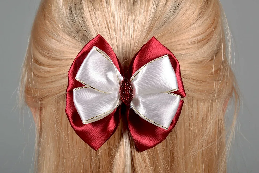 Red bow is a bows and bows is a red bow.