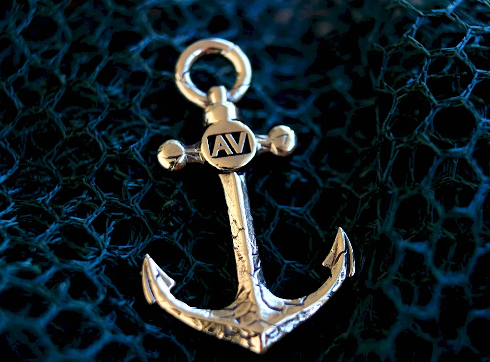 Anchor clasp