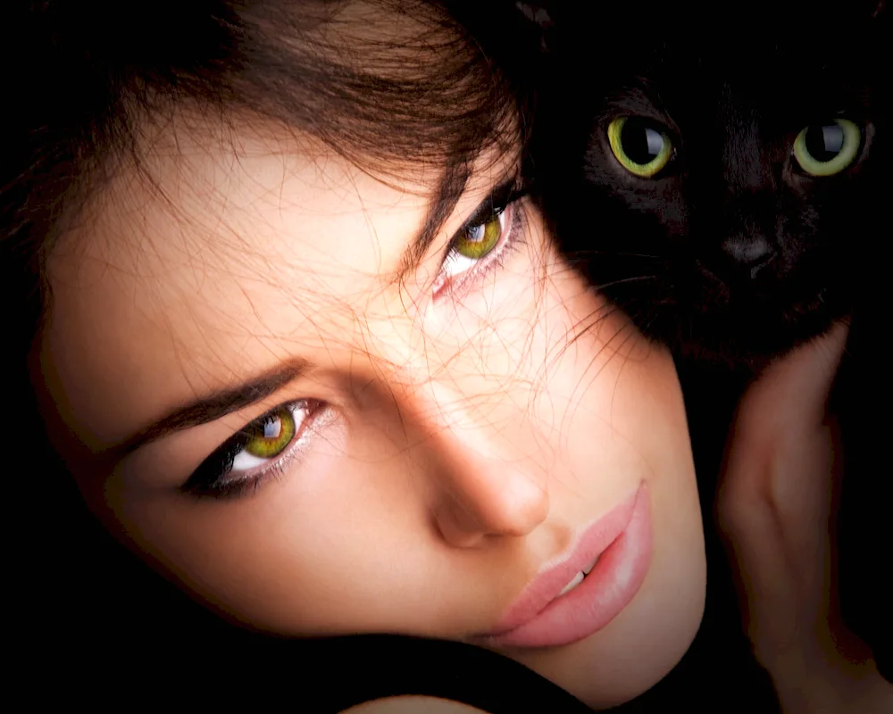 Green-eyed girls