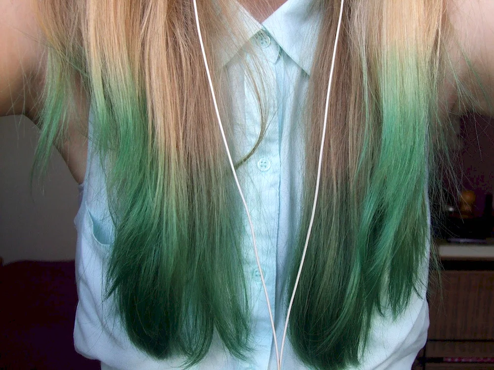 Coloured hair colouring on long hair