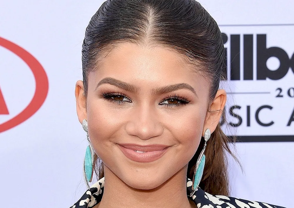 Zendaya smile