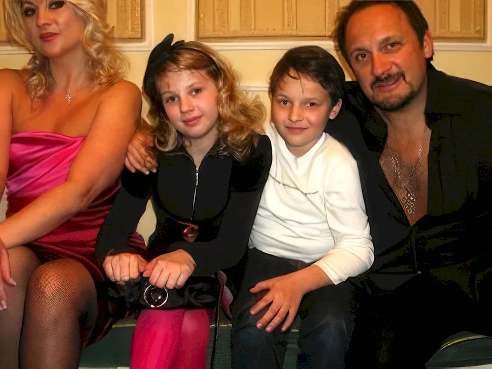 Stas Mikhailov's wife Stas Mikhailov.
