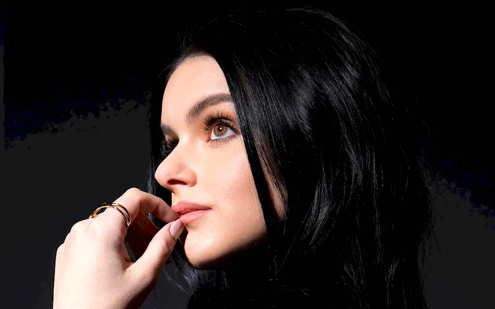 Celebrity girls with black hair