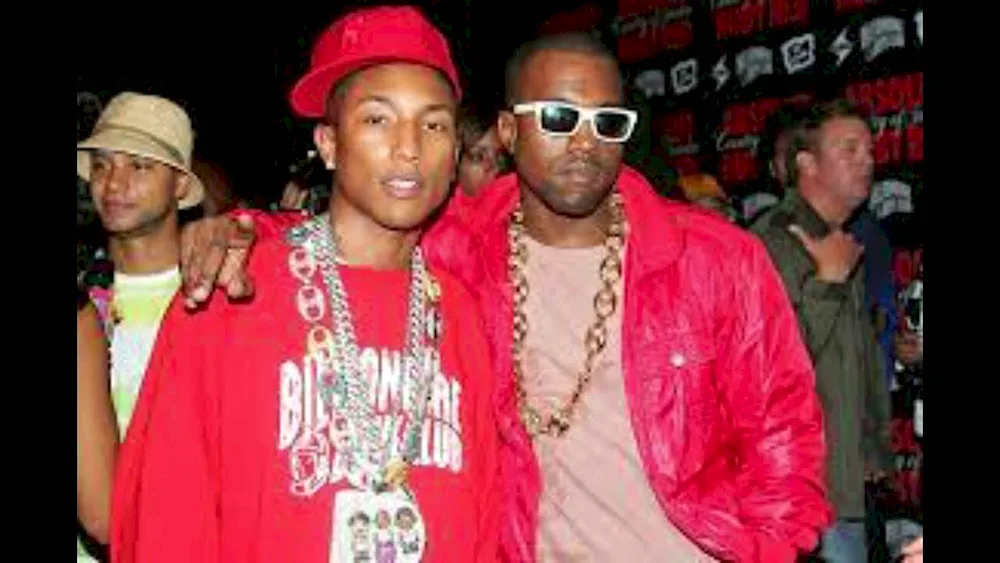 Gold chain Kanye West